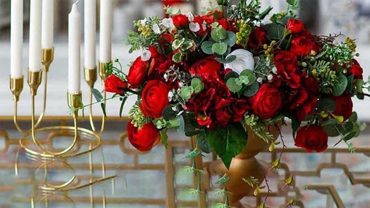 Ideas for Incorporating Flowers into Your Seasonal Decorations